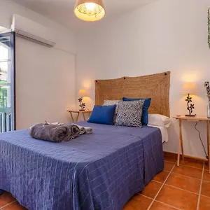 Casa Randonneur, Traditional Townhouse In Alora. Holiday home